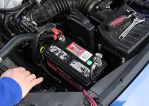 مهمترین علائم خرابی باتری خودرو